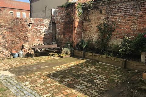 1 bedroom terraced house to rent, Johnsons Yard, Market Place, Thirsk, YO7 1PG