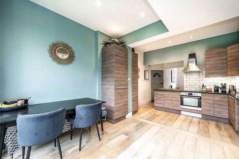 3 bedroom terraced house for sale, Strathleven Road, London SW2