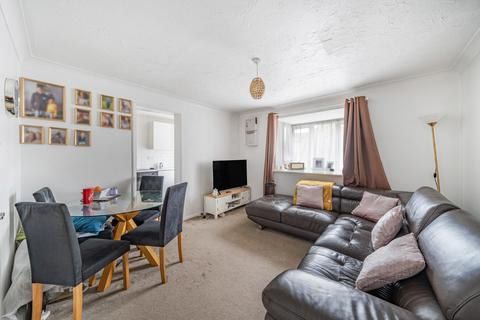 1 bedroom flat for sale, Dutch Barn Close, Stanwell, TW19