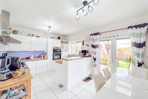 3 bedroom semi-detached house for sale, Loftus Square, Newport, NP19