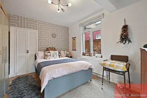 2 bedroom maisonette for sale, Oldfield Road, London