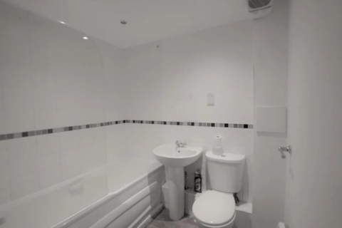 2 bedroom flat to rent, Leopold Road, London N18
