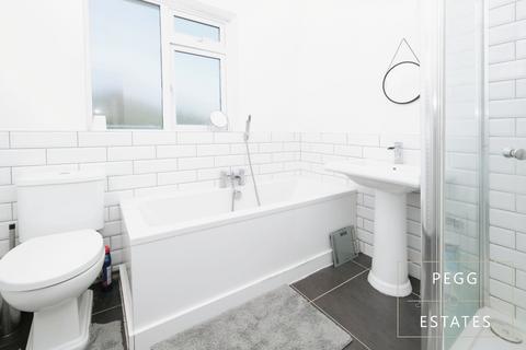 32 Daison Crescent, Torquay, TQ1 4LJ