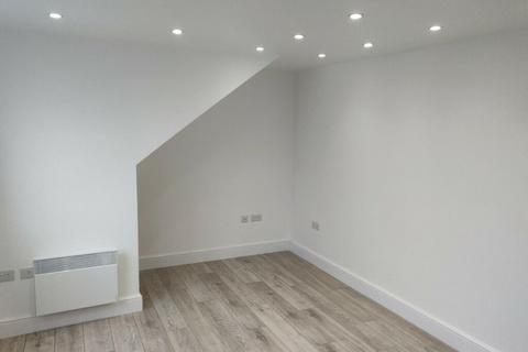 1 bedroom flat to rent, Cranbrook Road, Ilford IG2