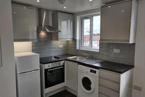 1 bedroom flat to rent, Cranbrook Road, Ilford IG2