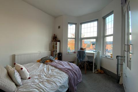 1 bedroom in a house share to rent, Desborough Park Road, High Wycombe, HP12