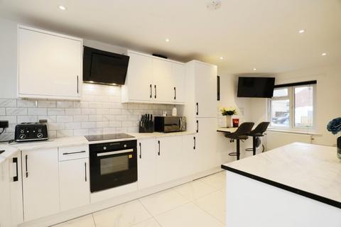 2 bedroom end of terrace house for sale, Vincent Way, York