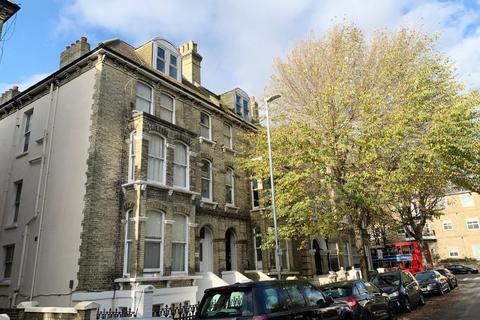 Studio to rent, Tisbury Road, Hove BN3