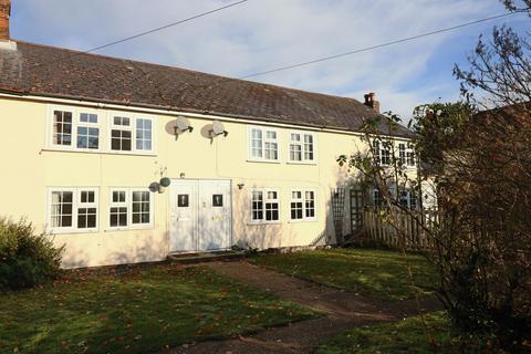 2 bedroom detached house to rent, Kingston Cottages, Matching Green, CM17