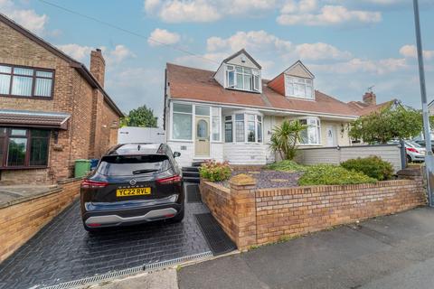 3 bedroom semi-detached house to rent, Tudor Grove, Sunderland, SR3