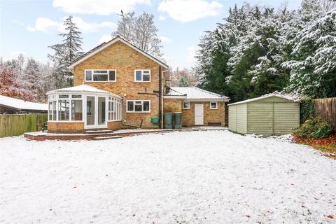 3 bedroom detached house to rent, Woodside, Aspley Guise, Milton Keynes, Bedfordshire, MK17