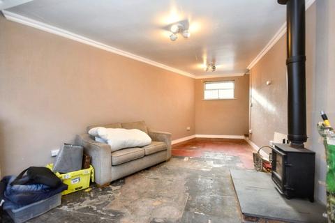 3 bedroom end of terrace house for sale, Thornes Road, Wakefield, West Yorkshire