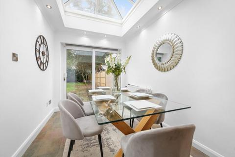 4 bedroom semi-detached house for sale, Westcoombe Avenue, London SW20