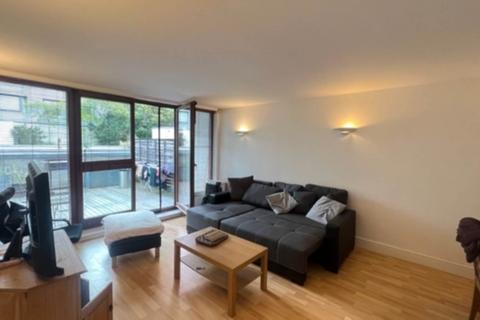 2 bedroom apartment to rent, Adler St, Commercial Road