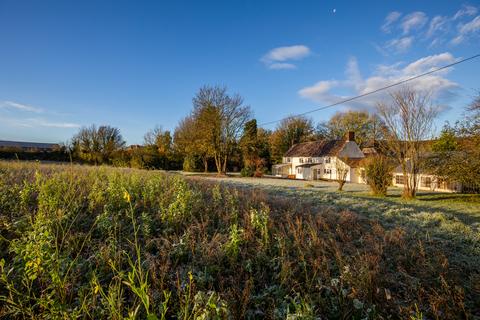 4 bedroom detached house to rent, Old Dilton BA13