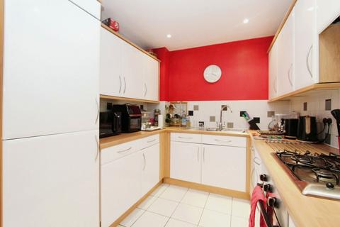 2 bedroom flat for sale, Hursley Road, Eastleigh SO53