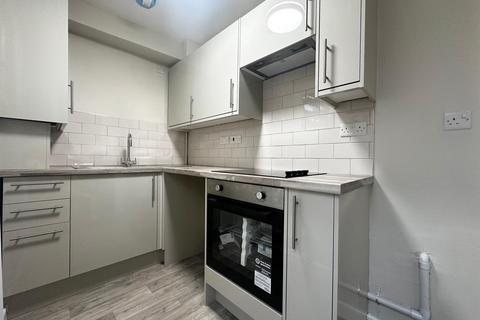 1 bedroom flat to rent, Cobham Street, Gravesend