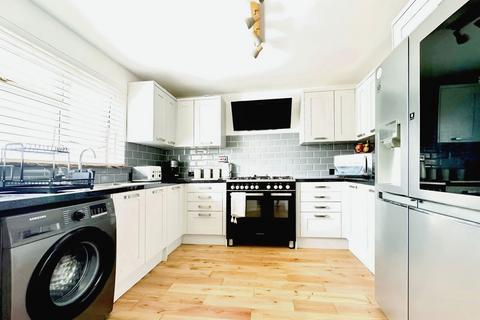 3 bedroom end of terrace house for sale, Manor Road, Southampton SO45