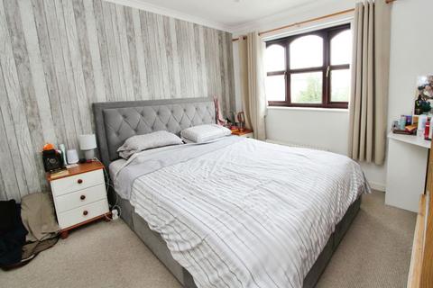 4 Admirals Close, Fawley, Southampton, SO45 1FQ