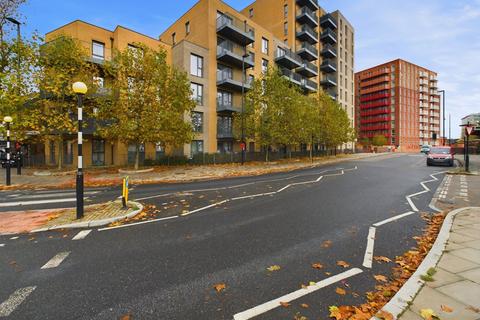 New Road, Feltham, TW14