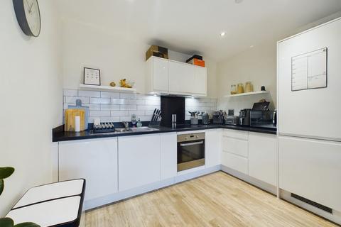 1 bedroom apartment for sale, New Road, Feltham, TW14