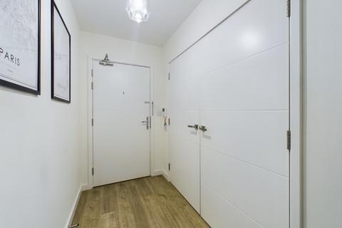 1 bedroom apartment for sale, New Road, Feltham, TW14