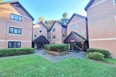 1 bedroom apartment to rent, Wayland Close, Bracknell, Berkshire, RG12