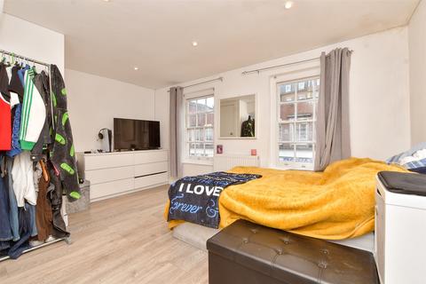 2 bedroom flat for sale, North Street, Leatherhead, Surrey