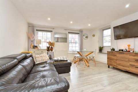 2 bedroom flat for sale, North Street, Leatherhead, Surrey