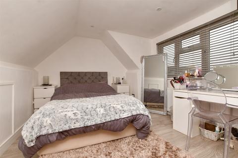 2 bedroom flat for sale, North Street, Leatherhead, Surrey