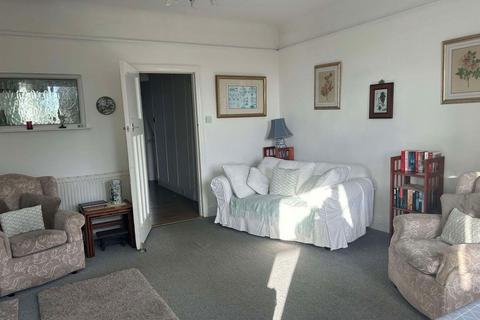 2 bedroom flat to rent, Valerian, Bexhill on Sea