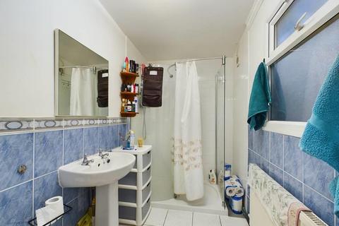 1027 Newham Way, London, E6 5JL