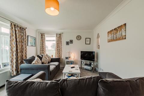 2 bedroom flat for sale, Sea Lane, Worthing BN12