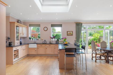 5 bedroom detached house for sale, London W13