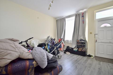 3 bedroom end of terrace house for sale, Tudor Road, Newfoundpool, Leicester, LE3