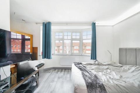 2 bedroom flat for sale, Woodcock Hill, Harrow, HA3