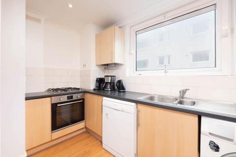 3 bedroom flat for sale, Barleycorn Way, London E14