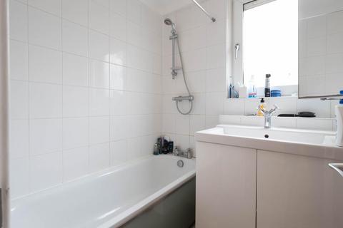 63 Barleycorn Way, London, E14 8DE