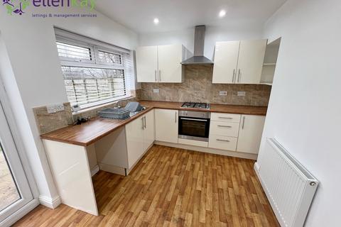 2 bedroom townhouse to rent, Whalley Avenue, Littleborough OL15