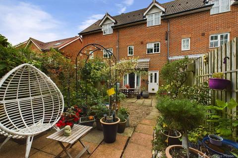 3 bedroom townhouse for sale, Cabot Close, Eastbourne BN23