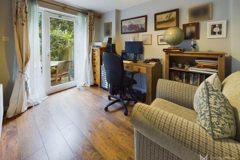 25 Cabot Close, Eastbourne, BN23 6RT