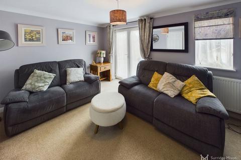 25 Cabot Close, Eastbourne, BN23 6RT