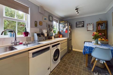 25 Cabot Close, Eastbourne, BN23 6RT