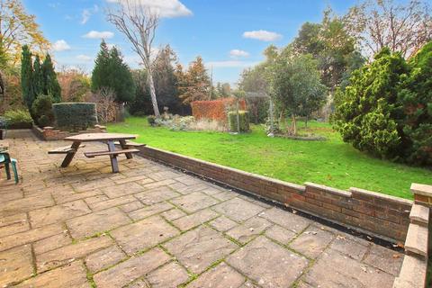 3 bedroom detached bungalow for sale, Hawes Lane, West Wickham, BR4