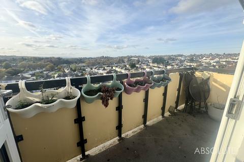 2 bedroom apartment to rent, Lichfield Avenue, Torquay, TQ2