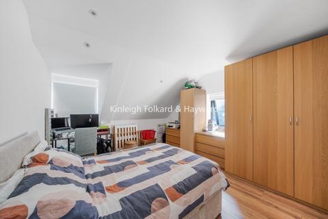 2 bedroom house to rent, Edeleny Close London N2