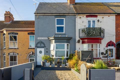 3 bedroom terraced house for sale, Marine Parade, Withernsea