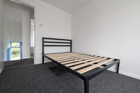 1 bedroom flat to rent, Belvue Road, Middlesex, Northolt, UB5