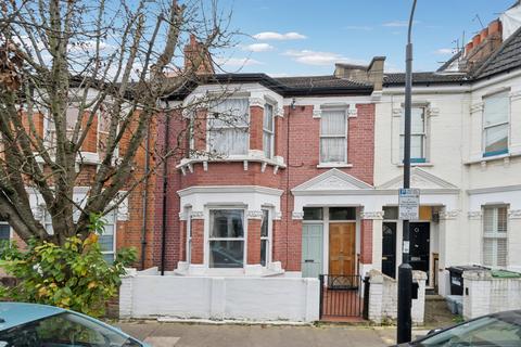 2 bedroom flat for sale, Bronsart Road, London