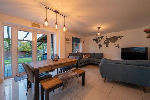 31 Sutton Crescent, Barton Under Needwood, Burton-on-trent, DE13 8FE